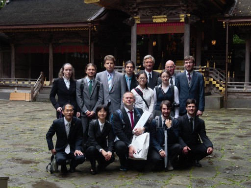group in front of suwa jinja shrine.jpg